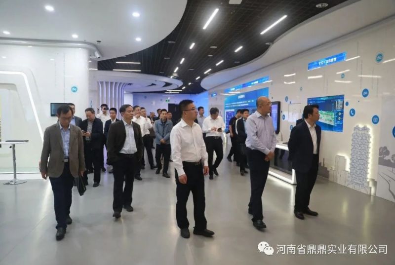 10月10日，安陽8家骨干企業(yè)走進(jìn)河南5G信息生活館考察、框架簽約活動(dòng)。